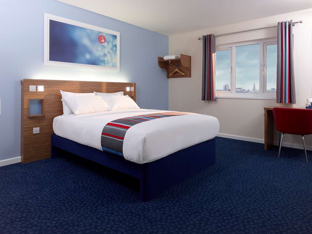Travelodge Swindon Central Pokój zdjęcie