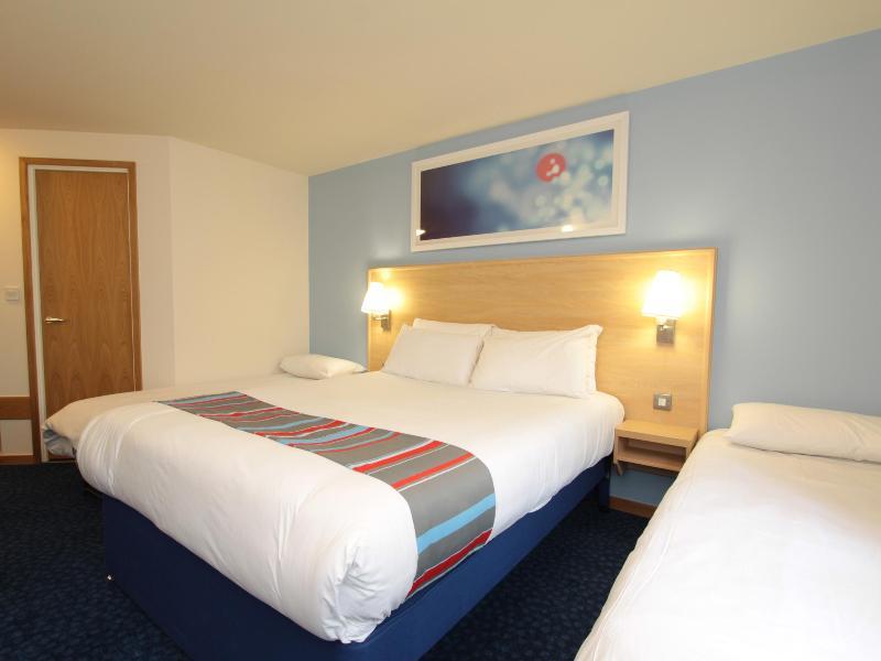 Travelodge Swindon Central Zewnętrze zdjęcie