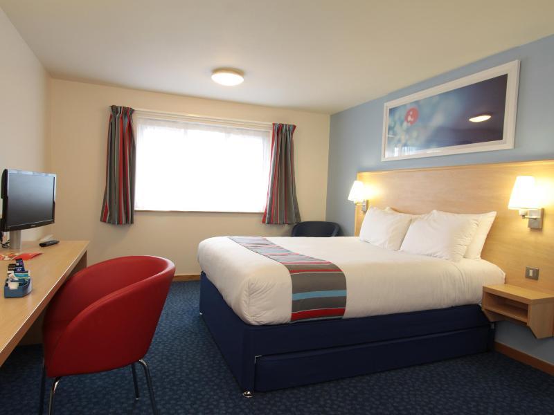 Travelodge Swindon Central Zewnętrze zdjęcie